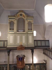 Altar und Orgel in Trinitatis